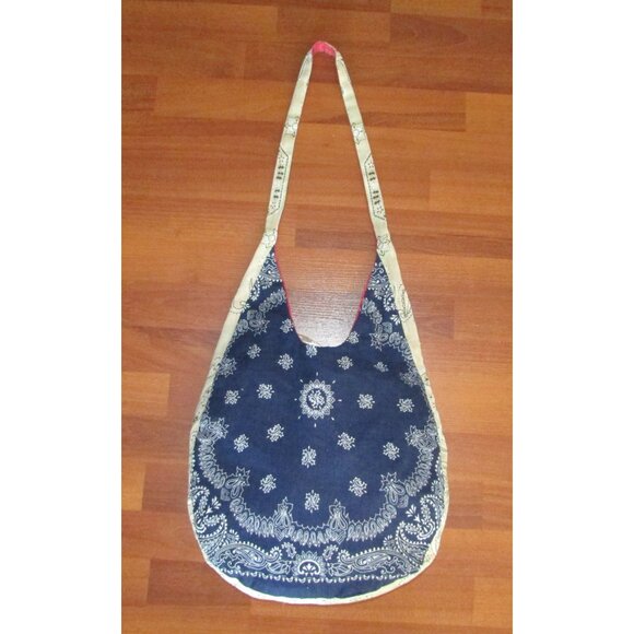 Bandana Reversible Sides Hobo Bag - Picture 2 of 16